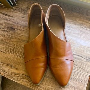 Like new tan leather slide on loafers